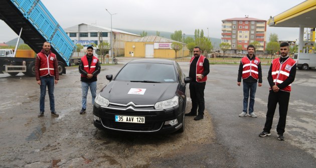 Türk Kızılayı, Güroymak ilçesinde ihtiyaç sahibi ailelere gıda, nakdi yardımı ve hijyen paketi yardımında bulundu.