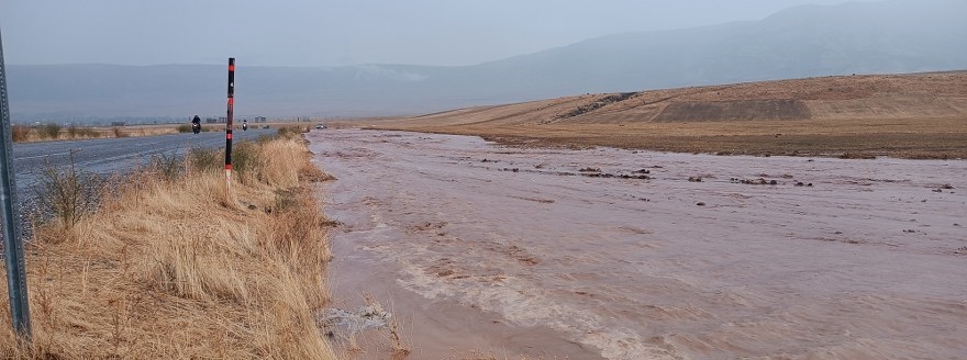 Bitlis’in Güroymak İlçesine Bağlı Gölbaşı Beldesi’ni Sel Vurdu